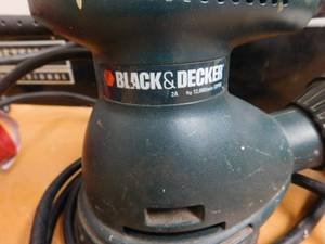 lot 46 image: 2 - Power Sander Tools