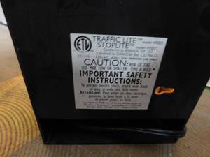 lot 61 image: Traffic Lite Stop Lite - 6 x 15.5(h)