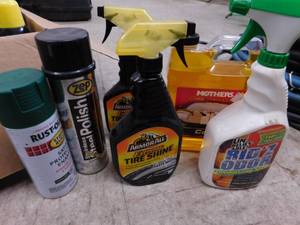 lot 76 image: Large lot of Vehicle Cleaners, Lubricants & More