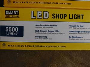 lot 84 image: 2 - Smart Electrician LED Shop Lights
