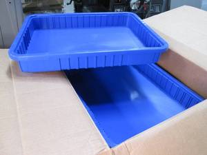 Case of 6 Large Plastic Global Indu...