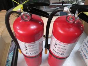 Lot of 2 fire extijnguishers...