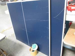Standard size Ping-Pong table, padd...