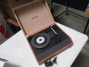 Crosley record player in its own re...