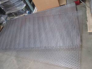 Lot of 3 metal grates measure  53...