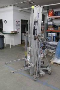 lot 301 image: Genie Super Lift Contractor Material Lift SLC-24 57Lx30Wx87H (new)