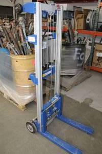 lot 302 image: Utility Lift A-LIFT-R-UP 35Lx24Wx58H