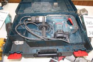 lot 318 image: Bosch Boschhammer Hammer Drill 11248EVS  with Case