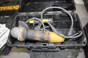 lot 315 image: DeWalt Grinder 4-12 D28402  with Case