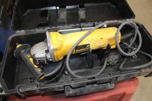 lot 316 image: DeWalt Angle Grinder 4-12 D28402N  with Case