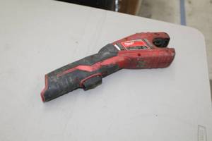 lot 358 image: Milwaukee 12V Cordless Copper Tubing Cutter 2471-20