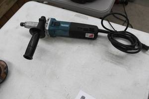 lot 347 image: Makita Drill 14 GD0800C