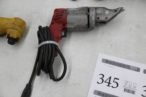 lot 345 image: Milwaukee Heavy Duty Shear 18GA
