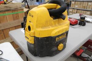lot 348 image: DeWalt WetDry Vacuum