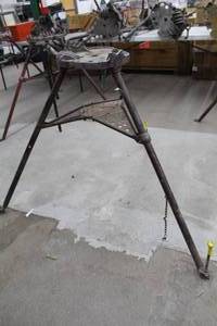 lot 480 image: Ridgid Tristand No. 450 18 to 5 53Lx48Wx35H