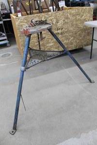 lot 487 image: Ridgid Tristand No. 450 18 to 5 53Lx48Wx35H