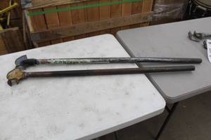 lot 510 image: Lot of (2) Greenlee Pipe Bender No. 512 34, No. 508 12