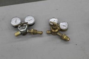 lot 577 image: Lot of (2) Smith Compressed Gas Regulator Gauge Set Argon Gas