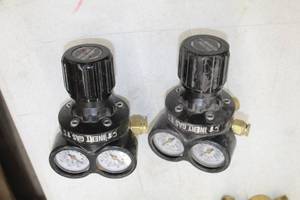 lot 587 image: Lot of (2) Inert Compressed Gas Regulator Gauge Set