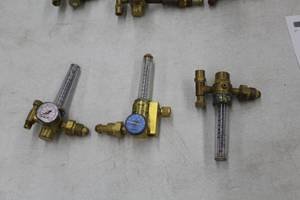 lot 596 image: Lot of (3) Compressed Gas Regulator Gauge Set  with Victor HRF1425-580 Inert Gas 4000psi (x2), Purox ArgonHelium Gas F-33-FM-580 3000psi