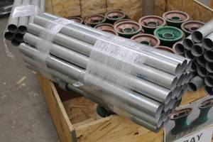lot 640 image: Lot of (21) Industrial Roller Pole 26Lx 1-34D