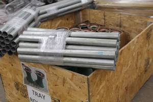 lot 639 image: Lot of (22) Industrial Roller Pole 26Lx 1-34D