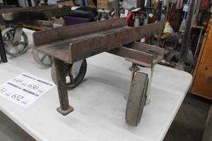 lot 649 image: Industrial Roller Assembly 22Lx19Wx13H