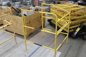 lot 659 image: Lot of (4) Scaffolding Safety Rail 33Lx33Wx44H
