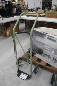 lot 667 image: Welding Dolly 3-wheel Light Green 19Wx15Dx45-12H