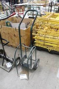 lot 682 image: Welding Dolly 2-wheel Green 15Wx20Dx48H  with Tank Chain