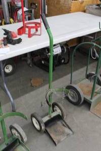 lot 702 image: Welding Dolly 2-wheel Green 12Wx14Dx22H  with Tank Chain