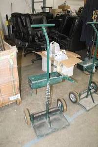 lot 695 image: Welding Dolly 2-wheel 1-Shelf Green 22Wx16Dx46H  with Tank Chain