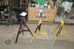 lot 716 image: Lot of (3) Pipe Stand V-head