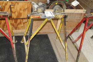 lot 718 image: Lot of (2) Pipe Stand 27Lx22Wx32-12H