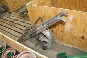 lot 629 image: Industrial Pulley 5Wx18D  with Sheave