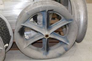 lot 612 image: Greenlee Industrial Pulley  6-12Wx24D
