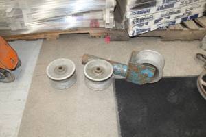 lot 619 image: Lot of (3) Industrial Pulley  3-12Wx 6-12D  with Sheave (x1)