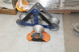 lot 618 image: Lot of (4) Industrial Pulley 2Wx6D  with Sheave (x4)