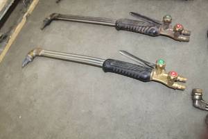 lot 567 image: Victor Straight Cutting Torch with Cutting Tip