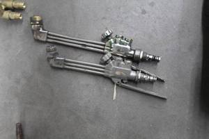 lot 571 image: Lot of (2) Smith S Straight Cutting Torch