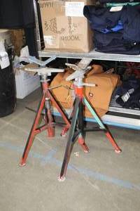 lot 726 image: Lot of (2) Ridgid Pipe Stand V-head