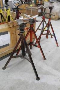 lot 733 image: Lot of (2) Ridgid Pipe Stand V-head