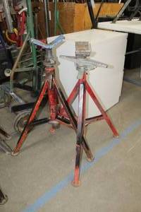 lot 740 image: Lot of (2) Ridgid Pipe Stand V-head