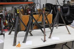 lot 742 image: Lot of (4) Pipe Stand