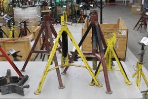lot 744 image: Lot of (4) Pipe Stand