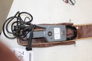lot 750 image: H&B Clip-On Power-Factor Meter  with Case