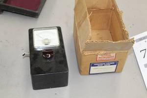 lot 758 image: Ideal Precision Meter Transistorized Electronic Outlet Locator 94990