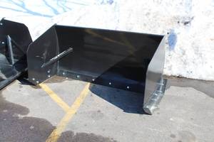 lot 523 image: 7 Snow Pusher (Skid Steer Attachment)