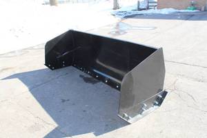 lot 521 image: 8 Snow Pusher (Skid Steer Attachment)