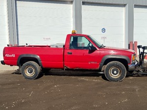 lot 1-A image: 2000 GMC Sierra 3500 Plow Truck